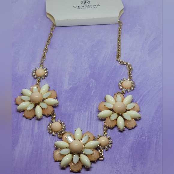 Versona Three Peach Cream Layered Flowers w/ Rhinestone Gold Tone Bib Necklace - Picture 2 of 9